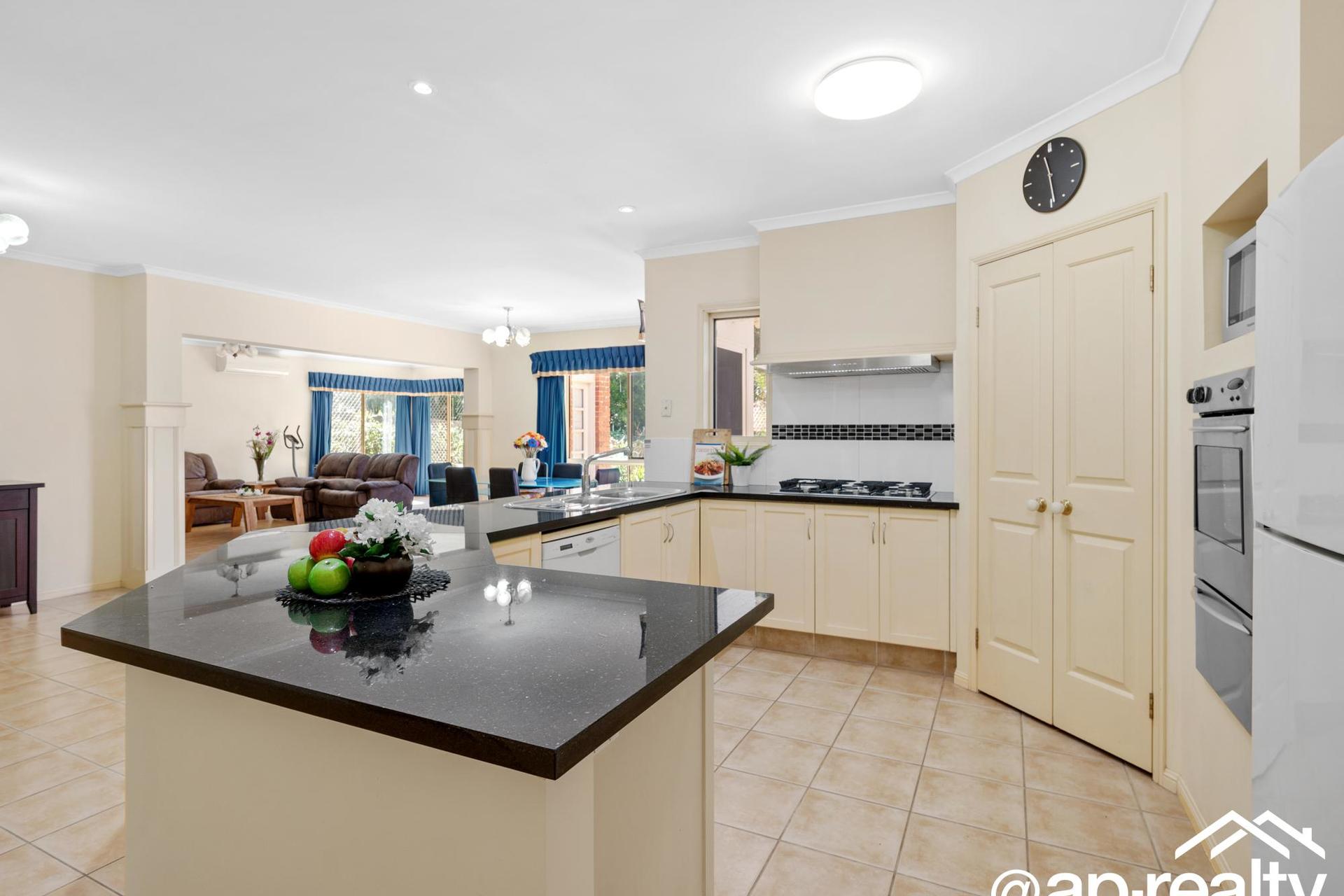 43 Brighton Parade, Forest Lake, QLD 4078 AUS