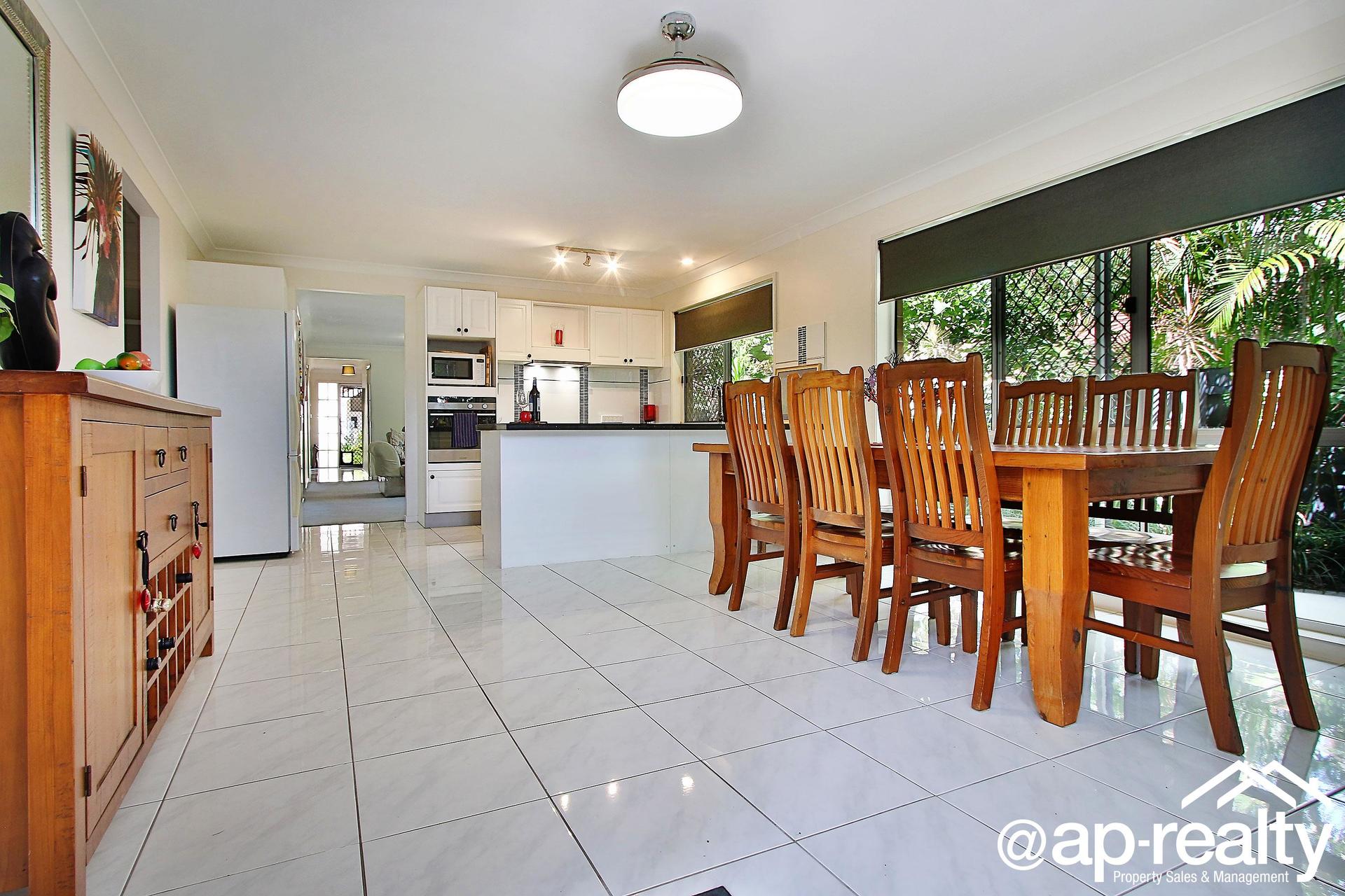 6 Auburn Place, Forest Lake, QLD 4078 AUS