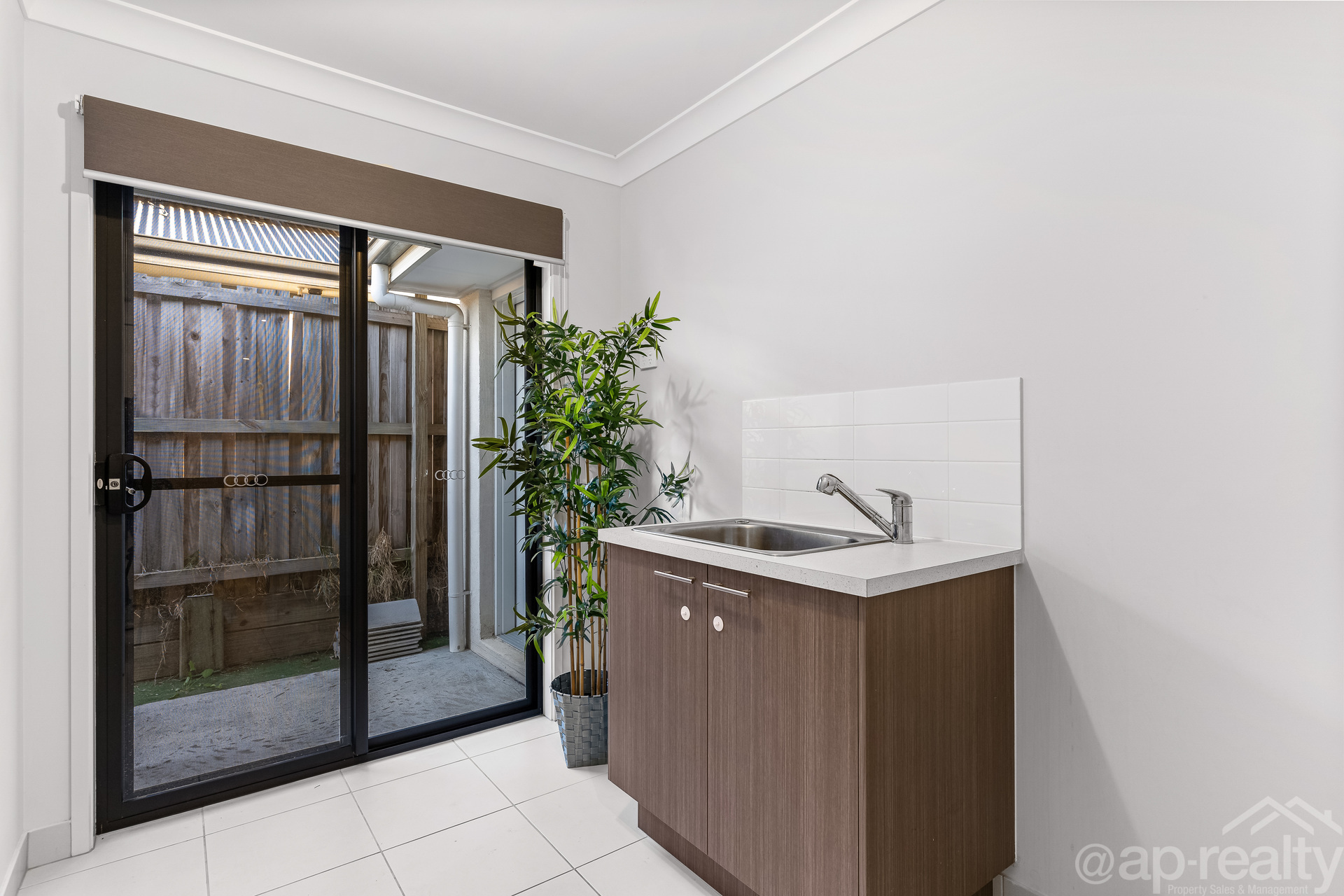 48 Portree Crescent, Heathwood, QLD 4110 AUS