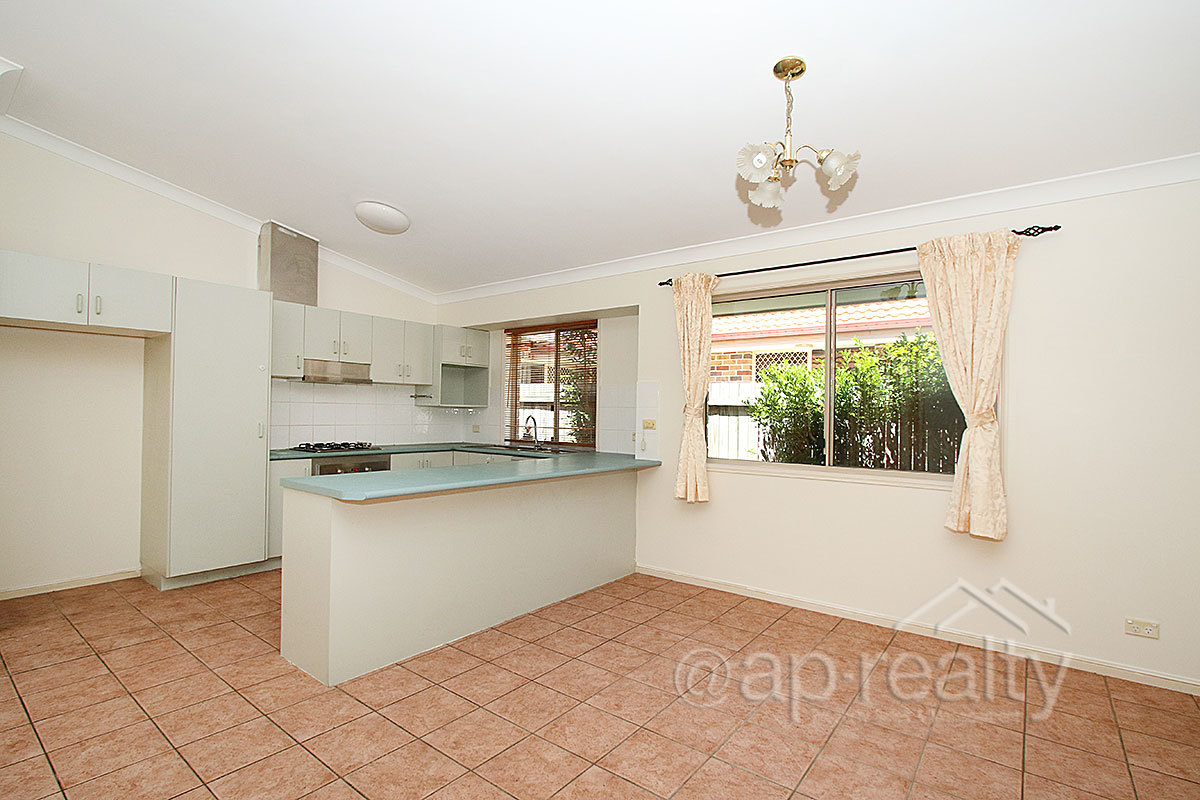 4 Bannister Place, Forest Lake, QLD 4078 AUS