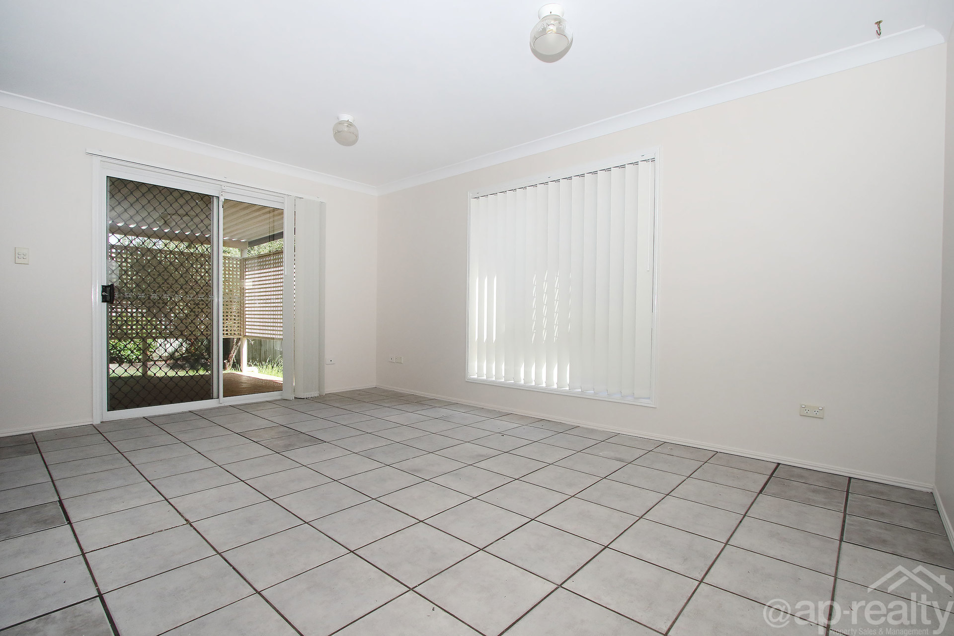 8 Monash Court, Forest Lake, QLD 4078 AUS