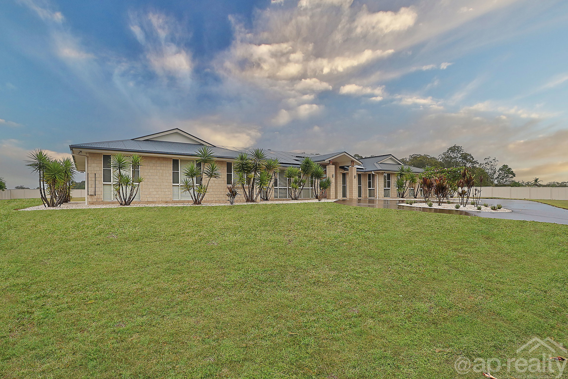 40-46 Longbow Crescent, Forestdale, QLD 4118 AUS