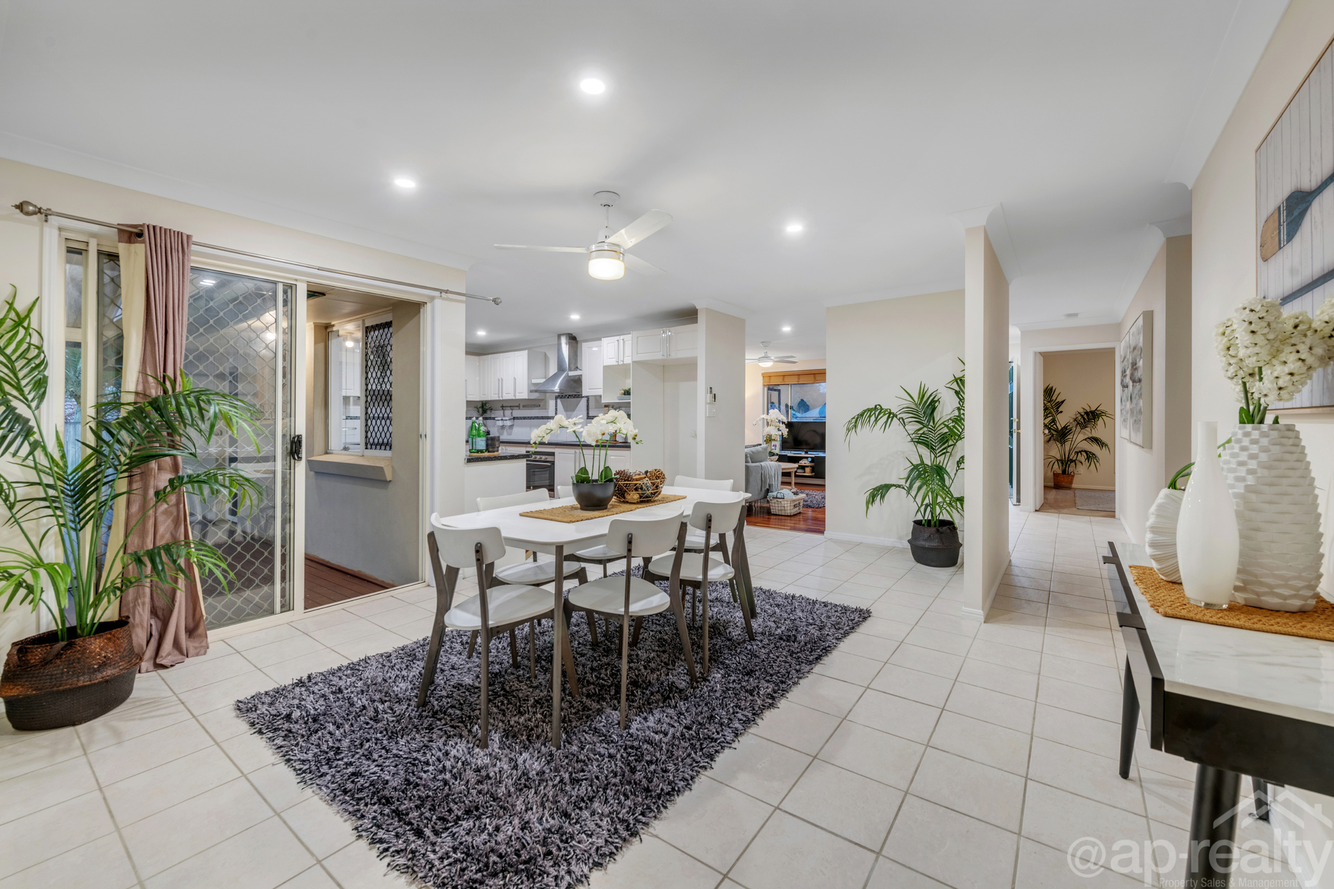 2 Leyburn Crescent, Forest Lake, QLD 4078 AUS