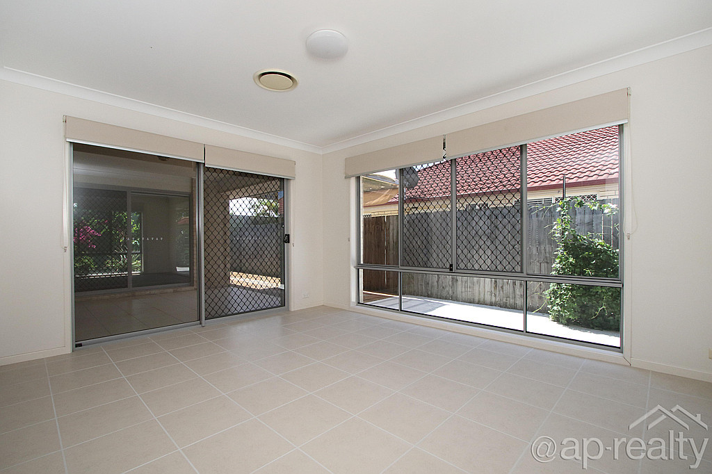 55 Juniper Street, Heathwood, QLD 4110 AUS