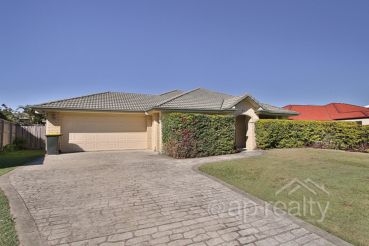 37 The Parkway, Stretton, QLD 4116 AUS