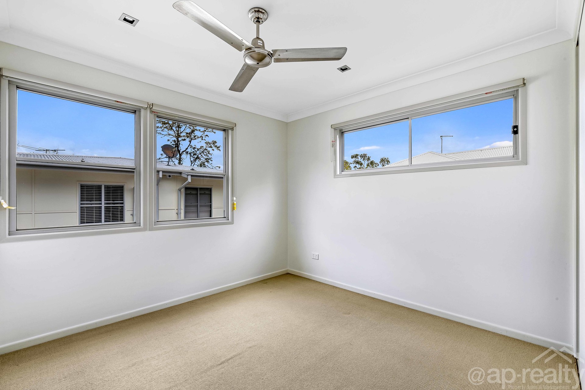 1/12 Gregory Street, Taringa, QLD 4068 AUS