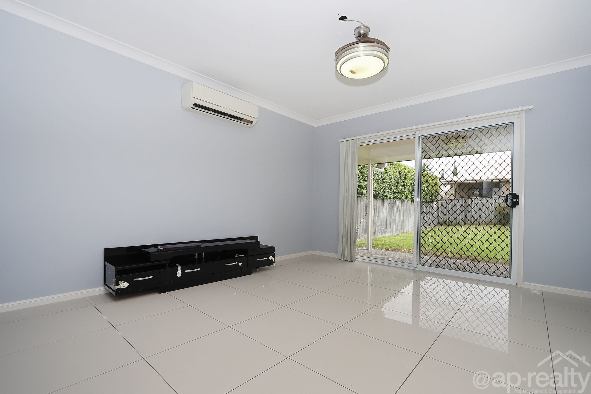 13 The Avenue, Heathwood, QLD 4110 AUS