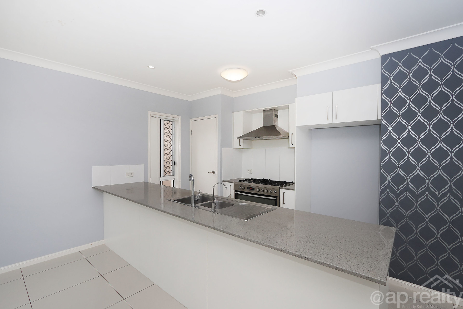 13 The Avenue, Heathwood, QLD 4110 AUS