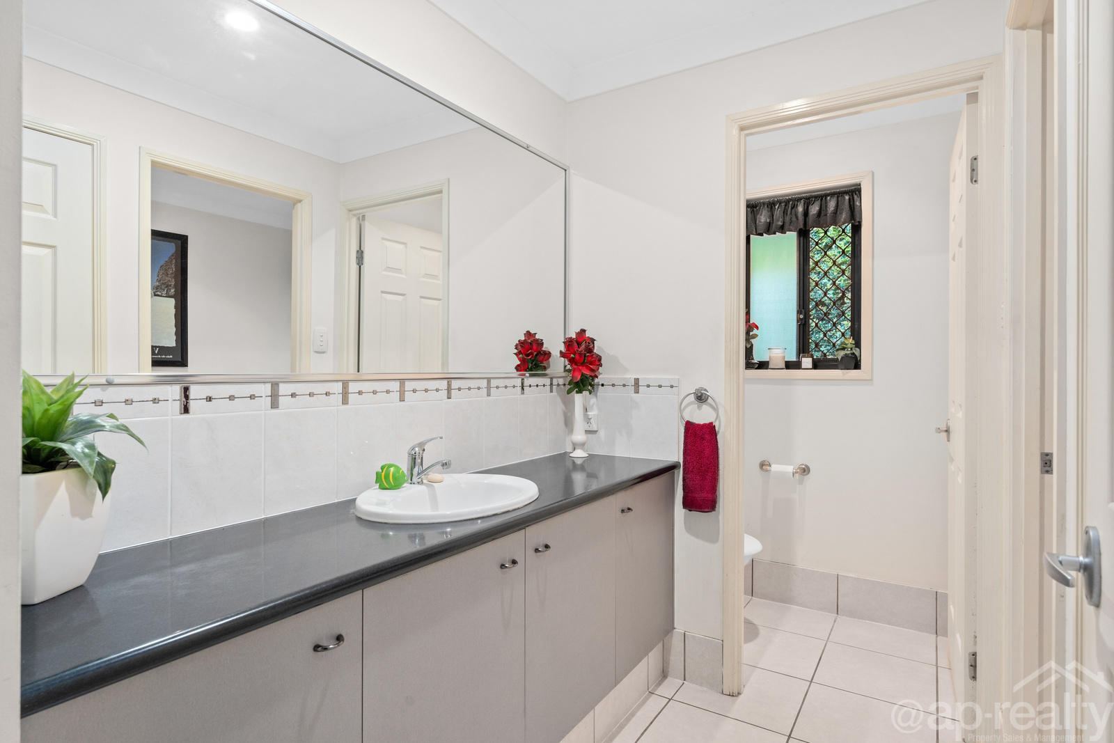 10 Lonsdale Close, Parkinson, QLD 4115 AUS