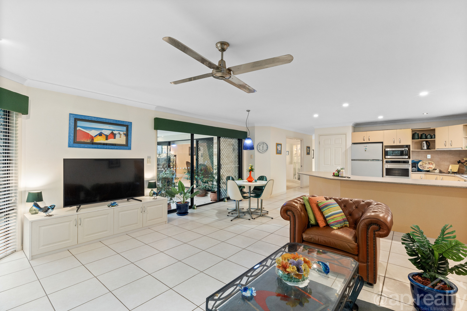 10 Lonsdale Close, Parkinson, QLD 4115 AUS