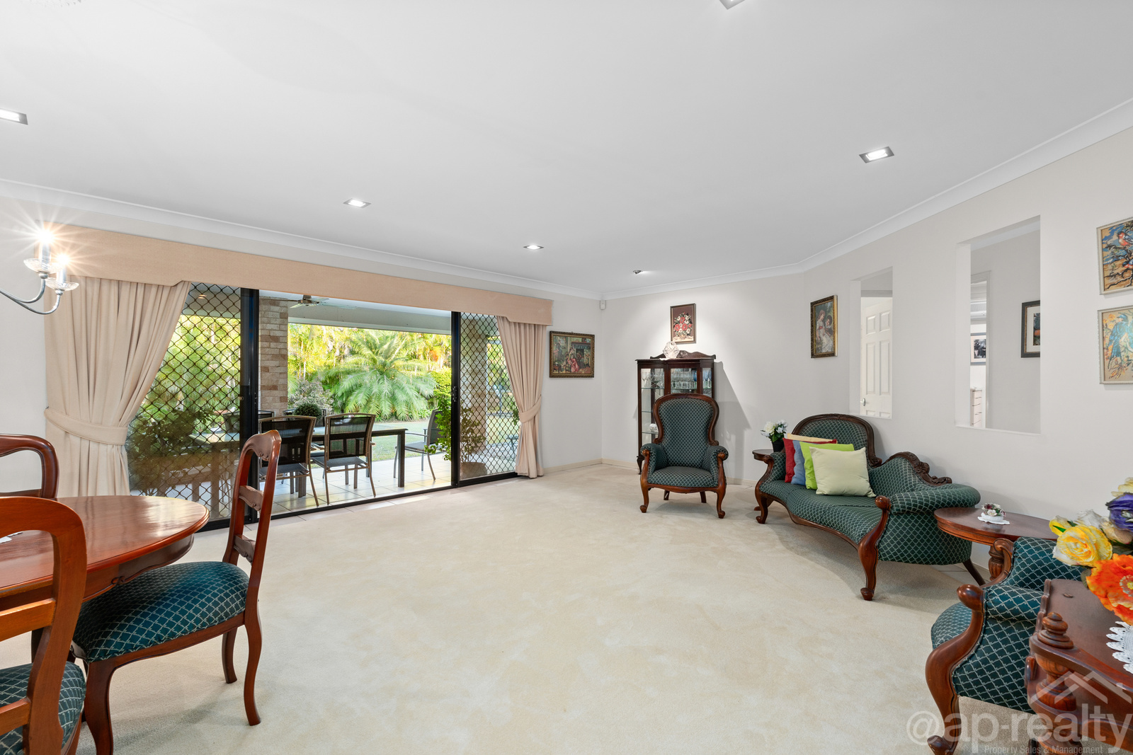 10 Lonsdale Close, Parkinson, QLD 4115 AUS