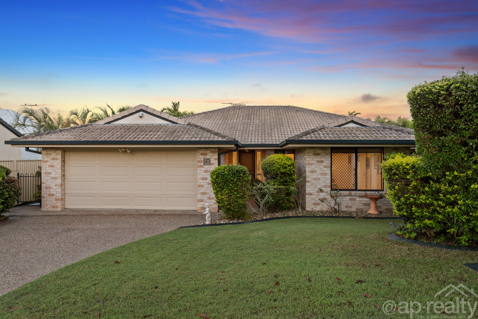 10 Lonsdale Close, Parkinson, QLD 4115 AUS