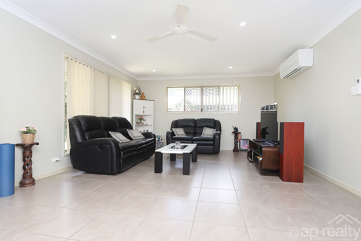 28 Brushwood Circuit, Forest Lake, QLD 4078 AUS