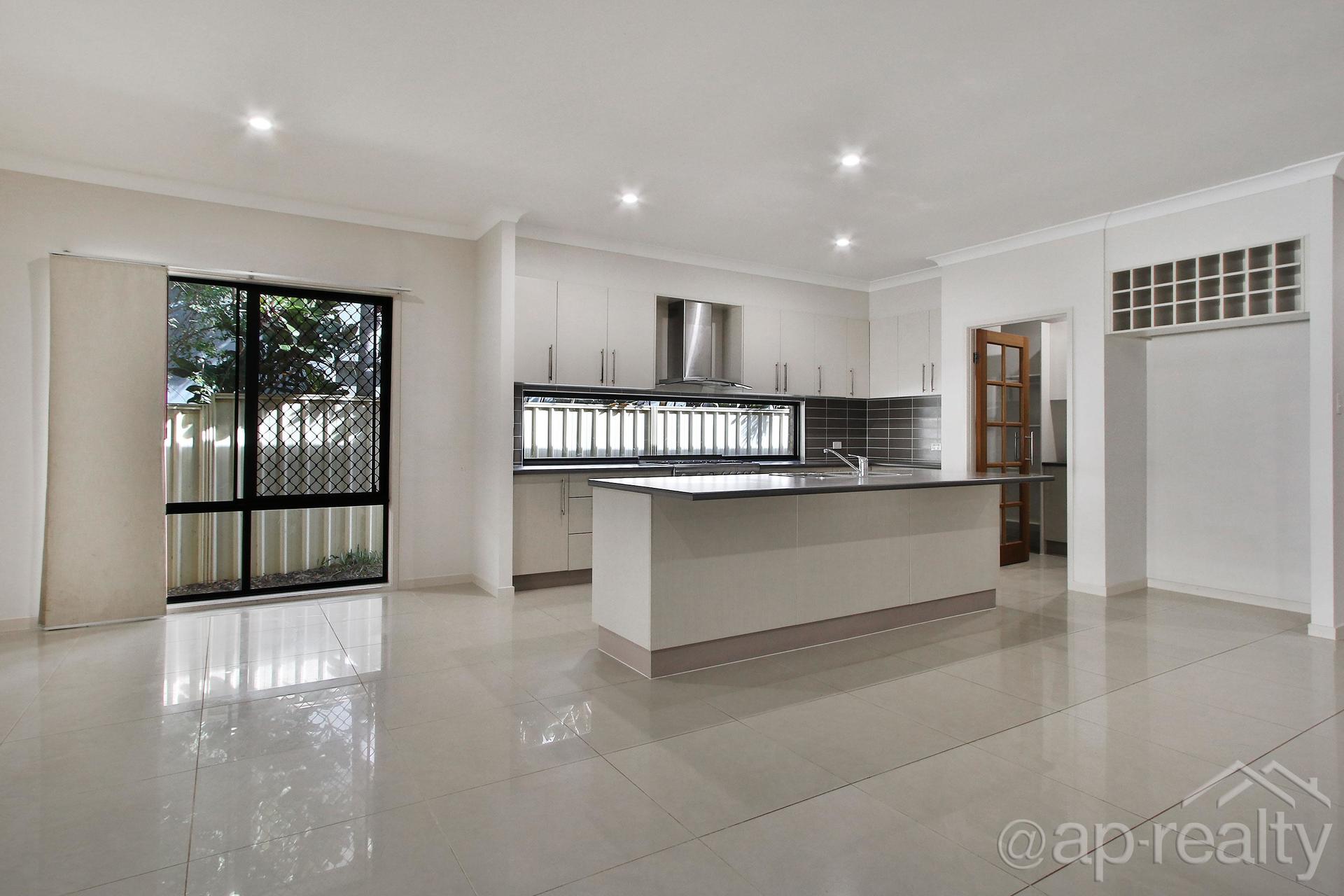 18 Wilohurst Drive, Redland Bay, QLD 4165 AUS