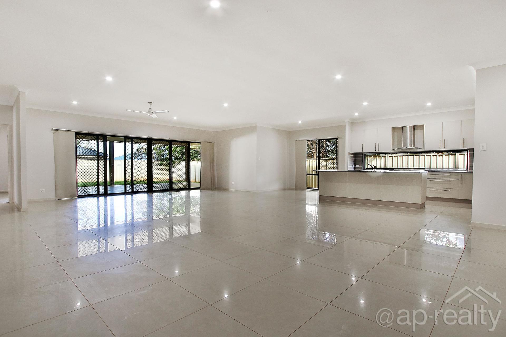 18 Wilohurst Drive, Redland Bay, QLD 4165 AUS