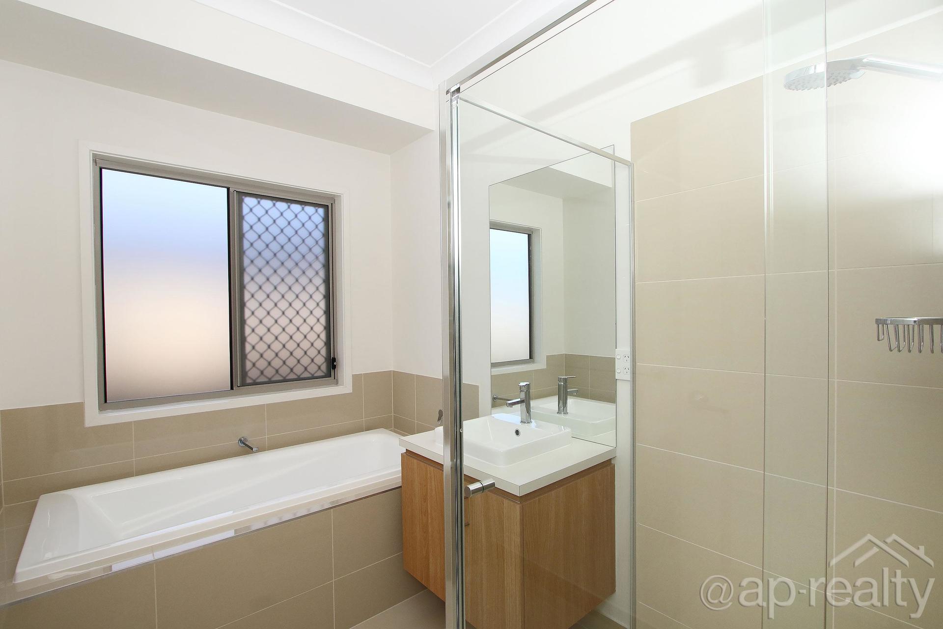 38 Pipet Crescent, Pallara, QLD 4110 AUS