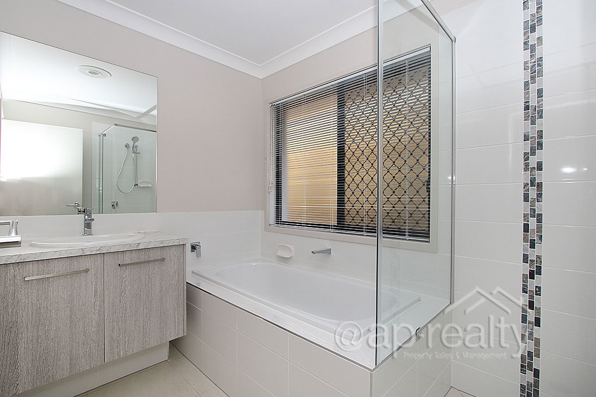 149 Falklands Street East, Pallara, QLD 4110 AUS