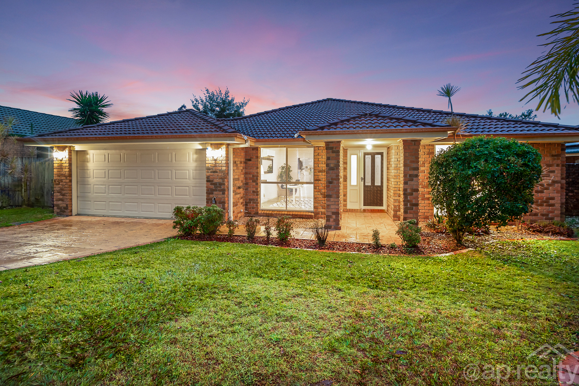 16 Central Street, Forest Lake, QLD 4078 AUS