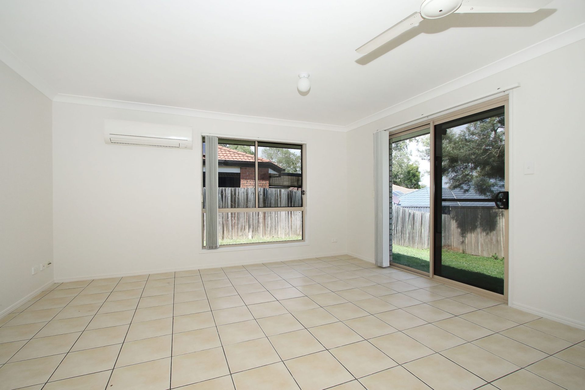 24 Dandenong St, Forest Lake, QLD 4078 AUS