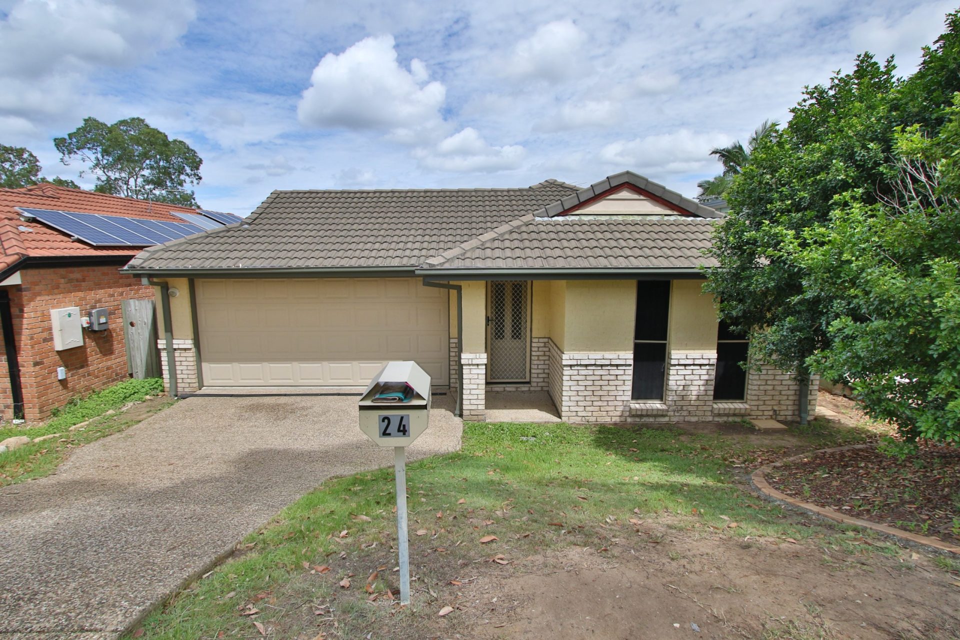 24 Dandenong St, Forest Lake, QLD 4078 AUS